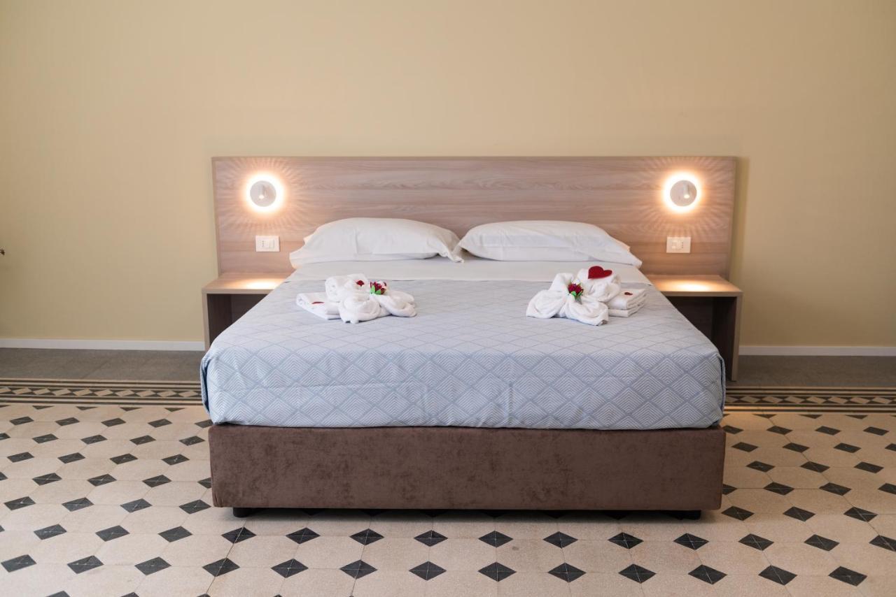 Historico Loft&Rooms Palazzo Adragna XIX Trapani Esterno foto